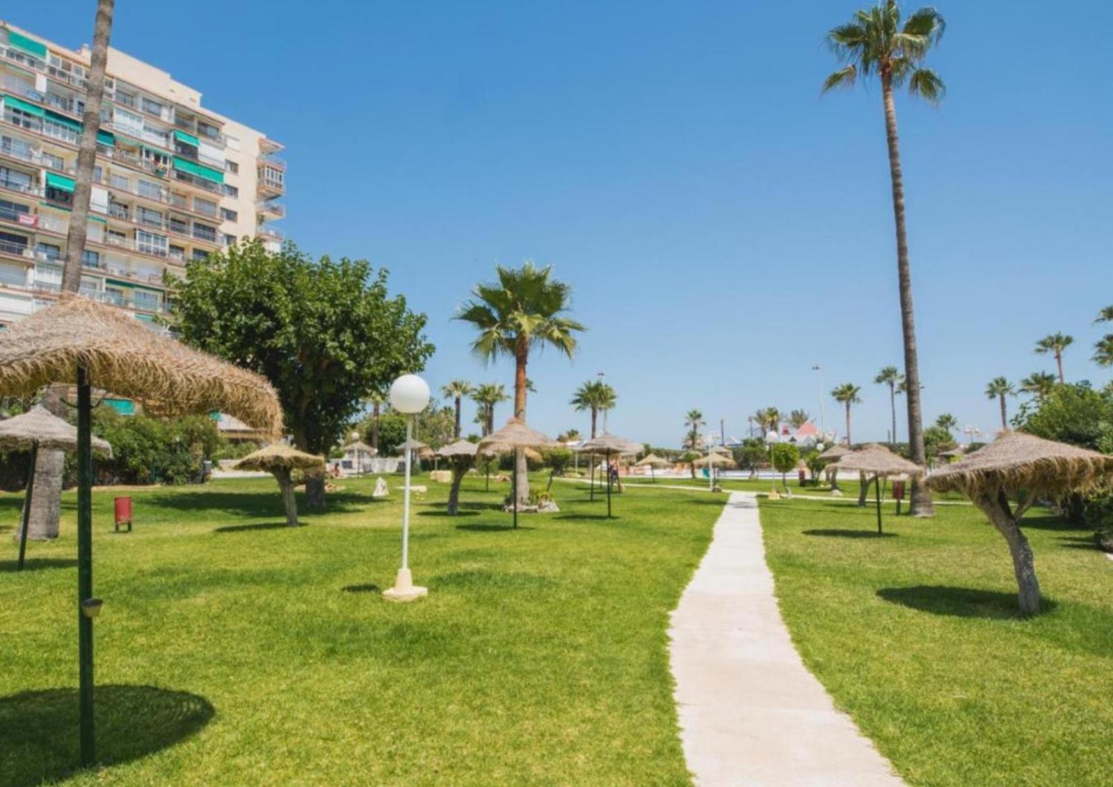 Апартаменти Estudio Recien Reformado En Primera Linea De Playa Бенальмадена Екстер'єр фото