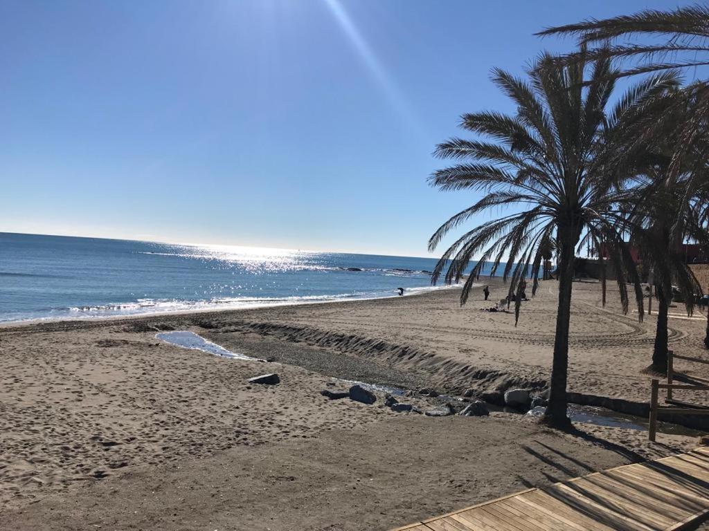 Апартаменти Estudio Recien Reformado En Primera Linea De Playa Бенальмадена Екстер'єр фото
